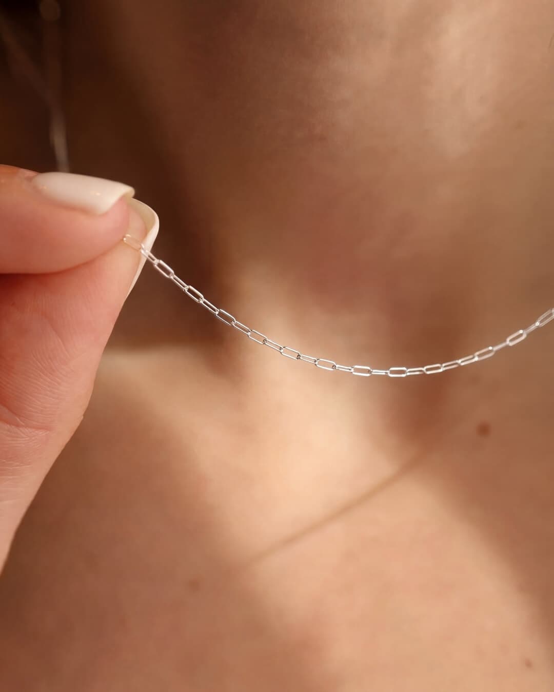 Paperclip Chain in white gold