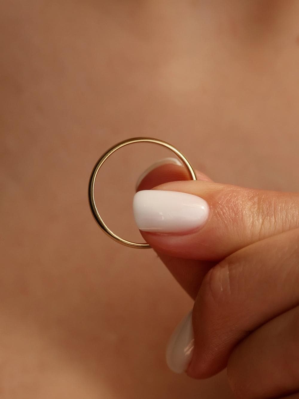 Classic 5 mm half-round men's wedding ring with subject v2